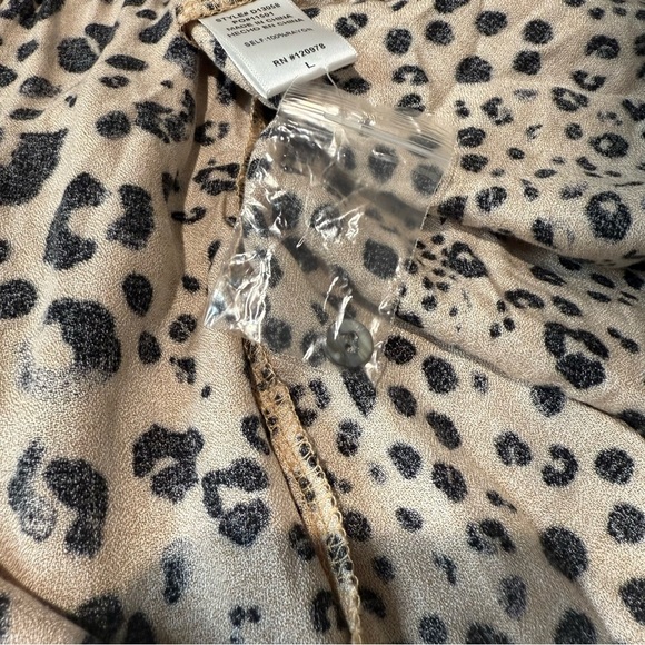 NWT Entro Leopard Print Mini Dress with bell sleeves Womens Size L 100% Rayon - Picture 8 of 10